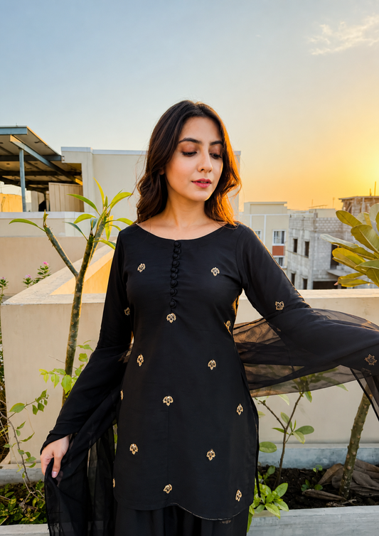 Zoya by AHNEK A Statement Black Outfit for Modern Elegance